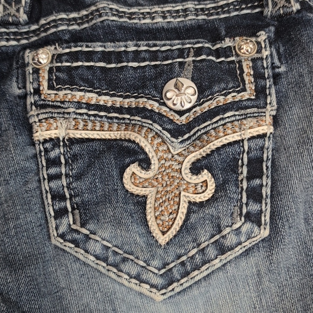 Rock Revival Betty Denim Capri Embroidery size 27 Low Rise Medium Wash
